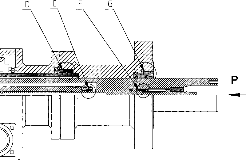 High-pressure heavy-calibre tapping machine with external independent adjustable pressure balance system