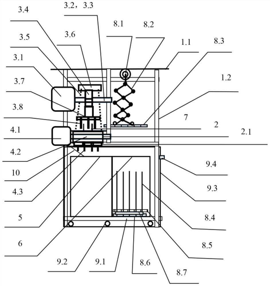 Automatic bag breaking and collecting device and method for resident household garbage