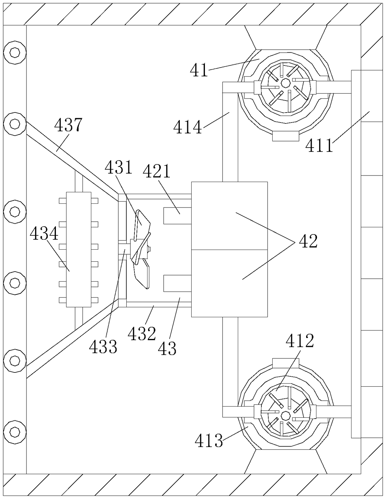 Cooler capable of preventing row tubes from being fractured and based on energy conservation law