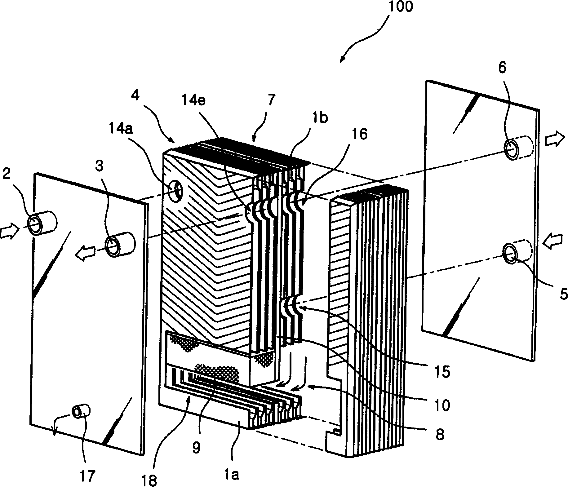 Plate heat exchanger with condensed fluid separating functions and its manufacturing method