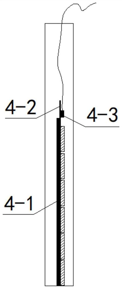 Construction structure and process for controlling slope of underwater reef explosion slope through pre-splitting blasting