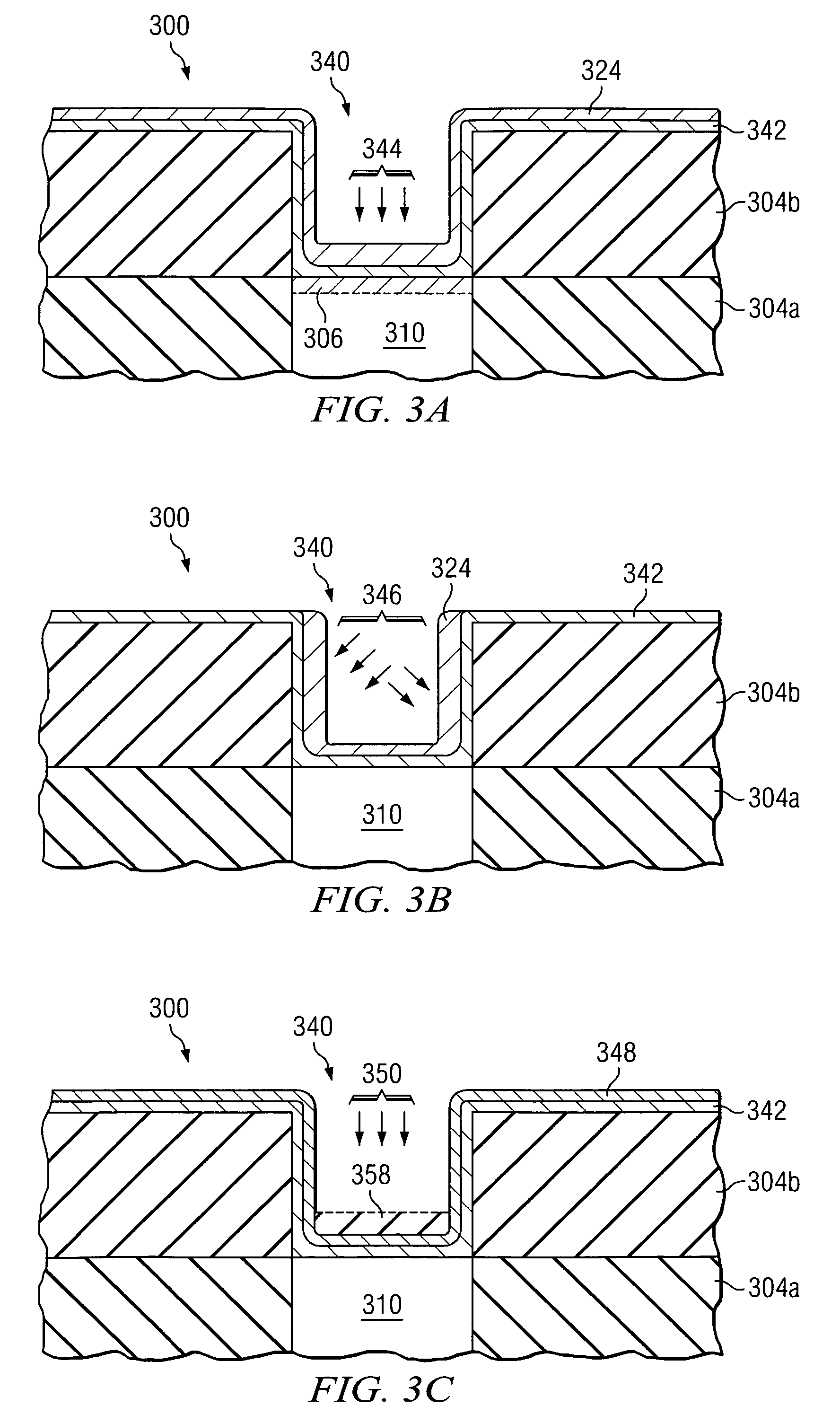 Ferromagnetic liner for conductive lines of magnetic memory cells and methods of manufacturing thereof