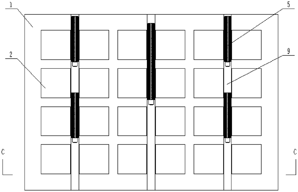 Photovoltaic power generation device capable of efficiently cleaning in linkage way