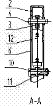 Rear door opening and closing device for dump truck