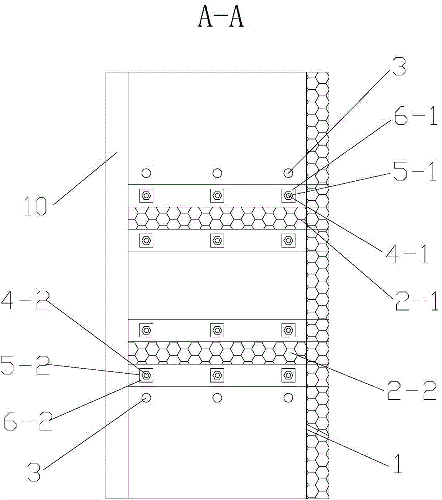 Thermal property testing device and thermal property testing method of sintering heat-preservation hollow block and external heat-preservation plate