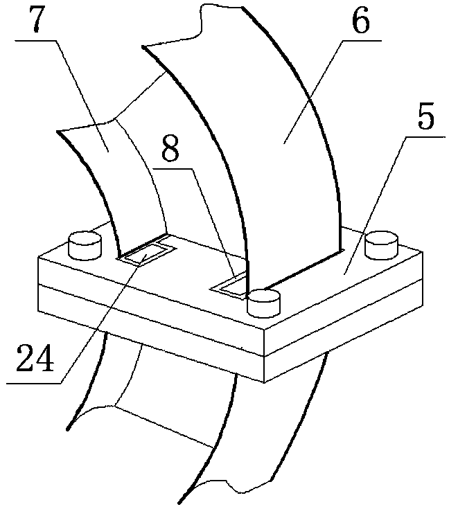 Supporting structure in initial stage of freezing for tunnel in soft surrounding rock, and construction method