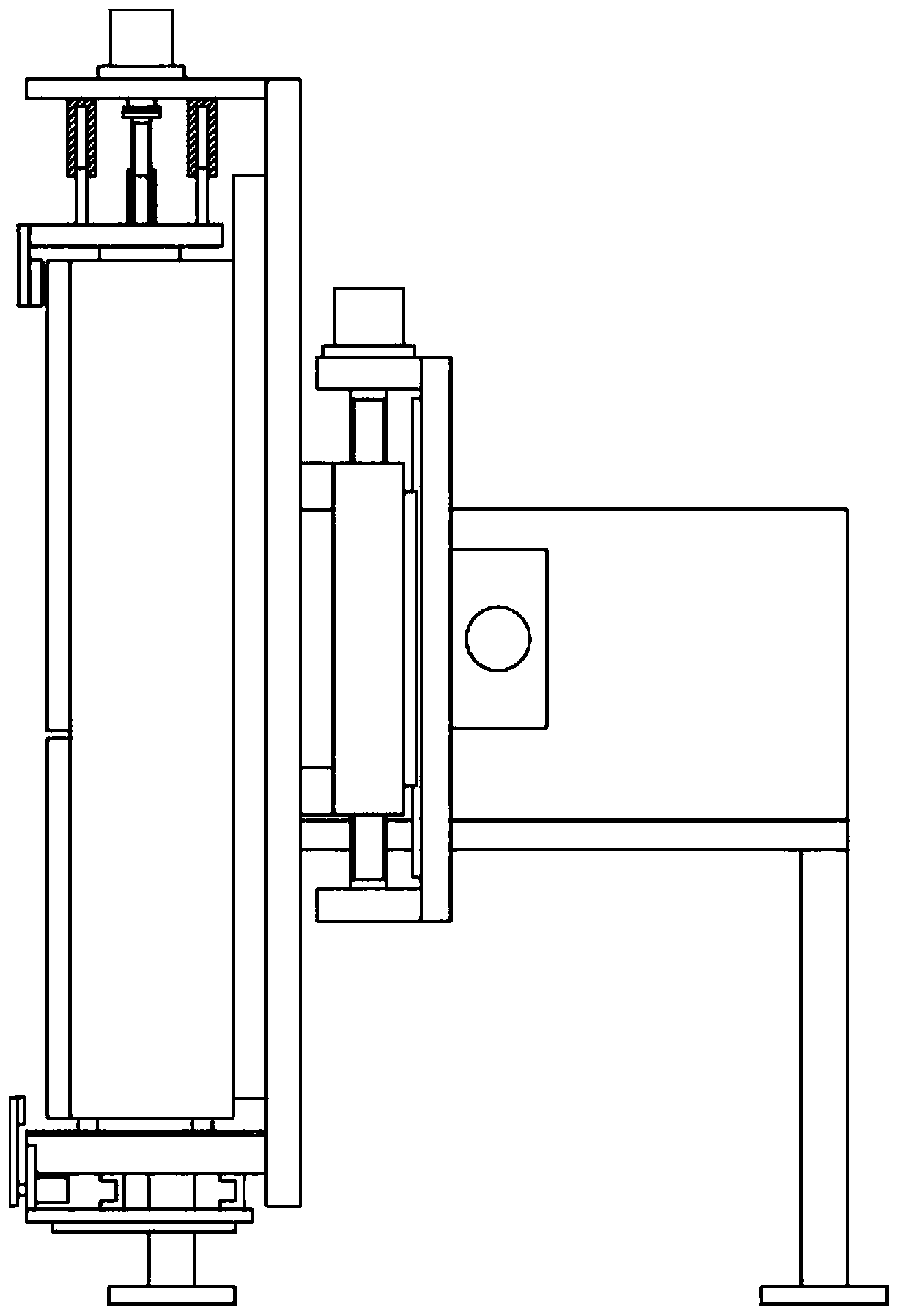 Refrigerator machining device with automatic overturning mechanism