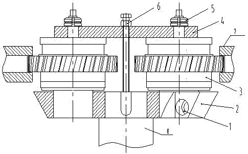 Stepless regulation device for gap between compression roller and ring die