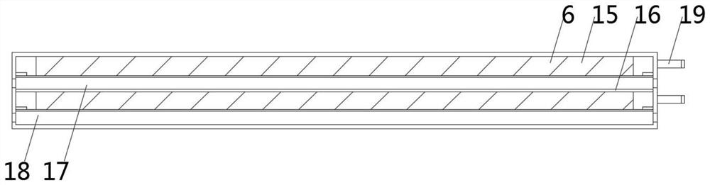 Separation heating device capable of heating wet tissues