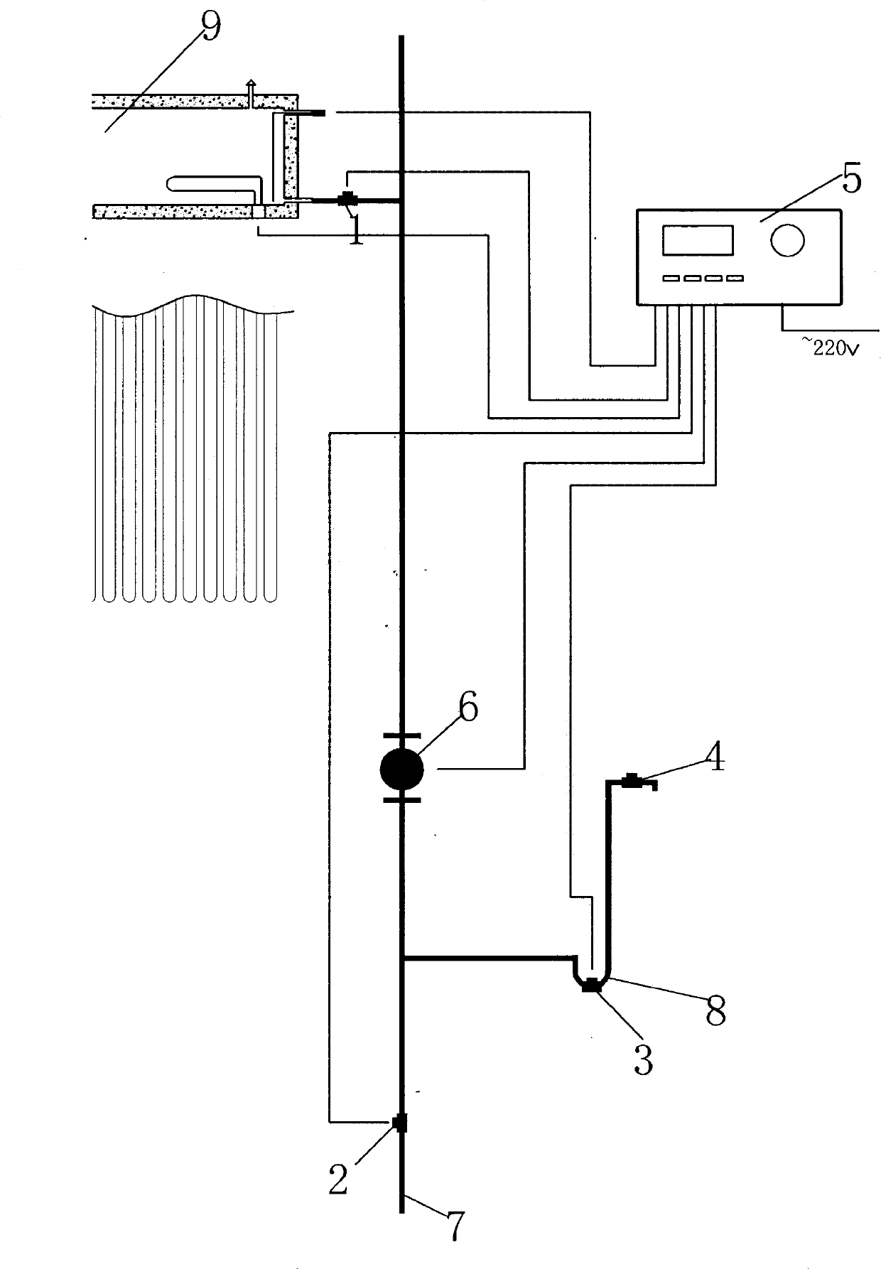 Device for achieving full-automatic emptying and boost of solar water heater