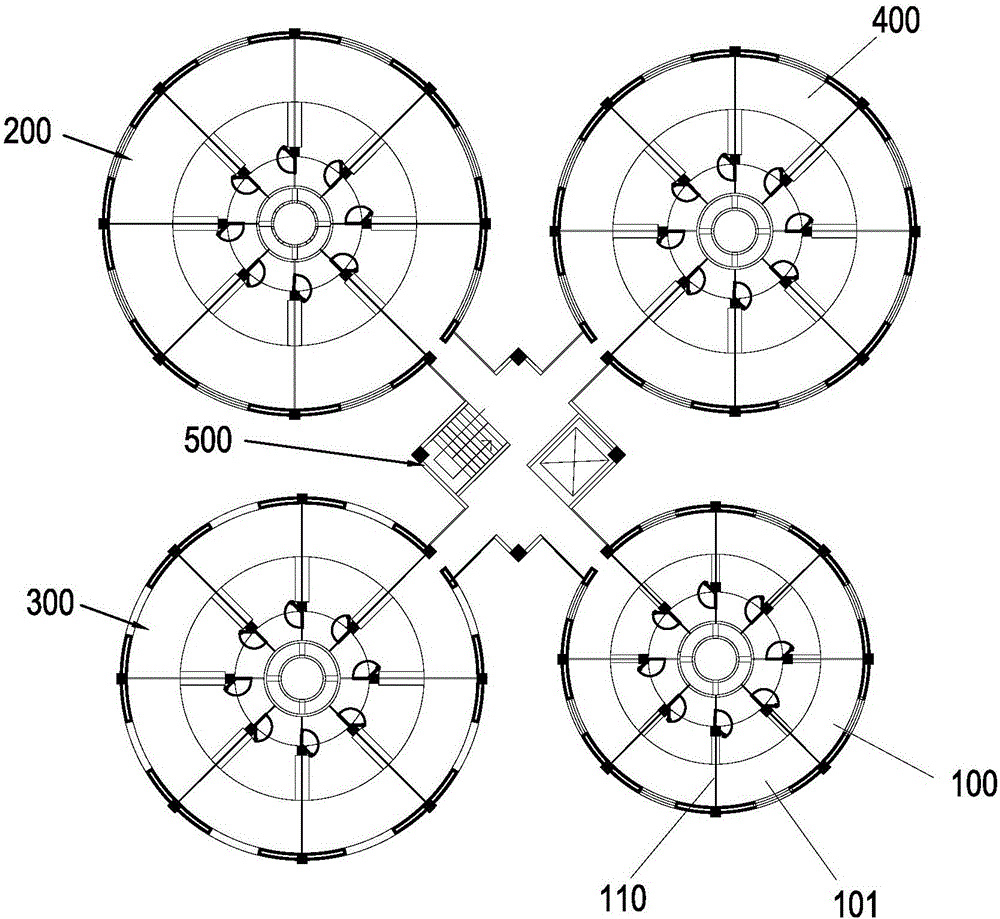 Round building hog house with three stages of steps and hog breeding method