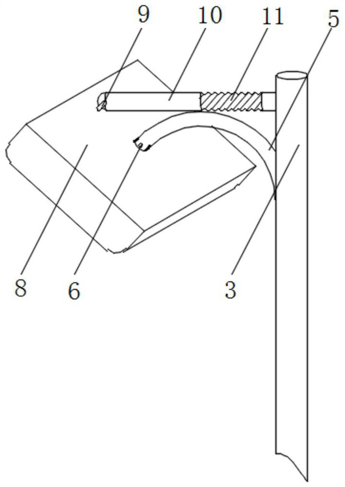 A non-inductive tracking solar street light