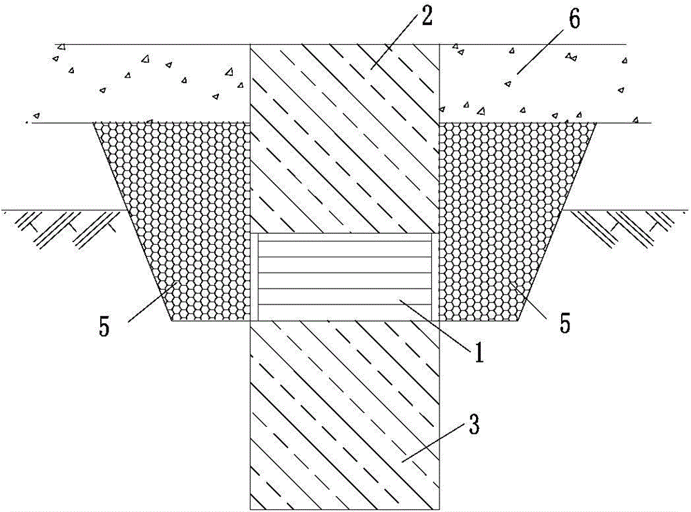 Shock-isolating connecting structure adaptable to rural buildings and construction method of shock isolating layer