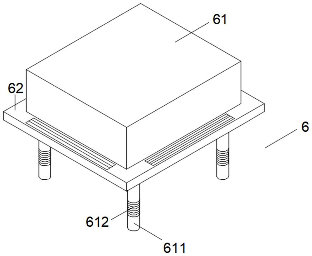 Crystal oscillator with efficient heat dissipation effect