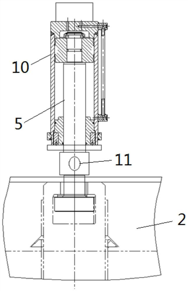 Movable balance weight lifting device, method and engineering machine for controlling device