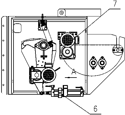 Bottle feeding transmission mechanism