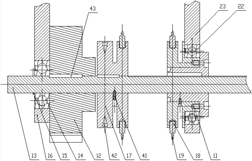 Filling device and method for filling microstructural pit with solid lubricating material