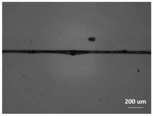 A spider silk-like polymer fiber based on spherical porous particles and its preparation method