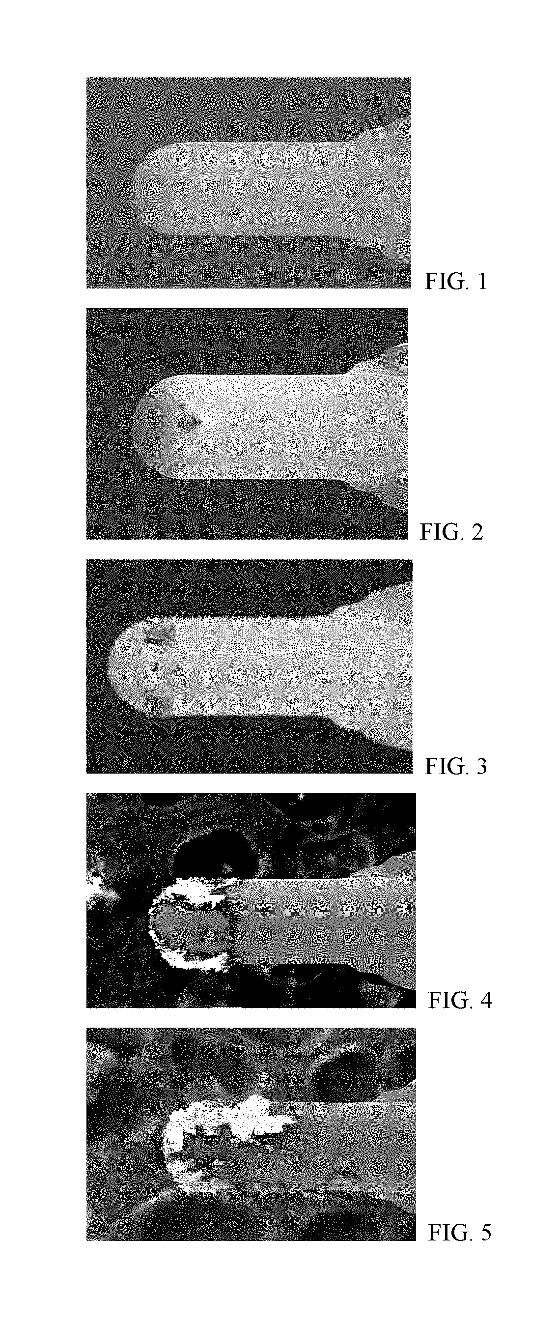 Low wear debris polyoxymethylene composition and a ramp made of such polyoxymethylene composition suitable for various HDD designs