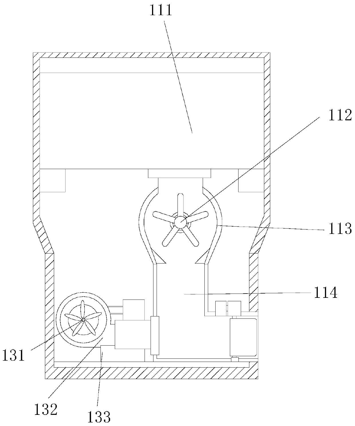 Fish feeding device with stirring blades