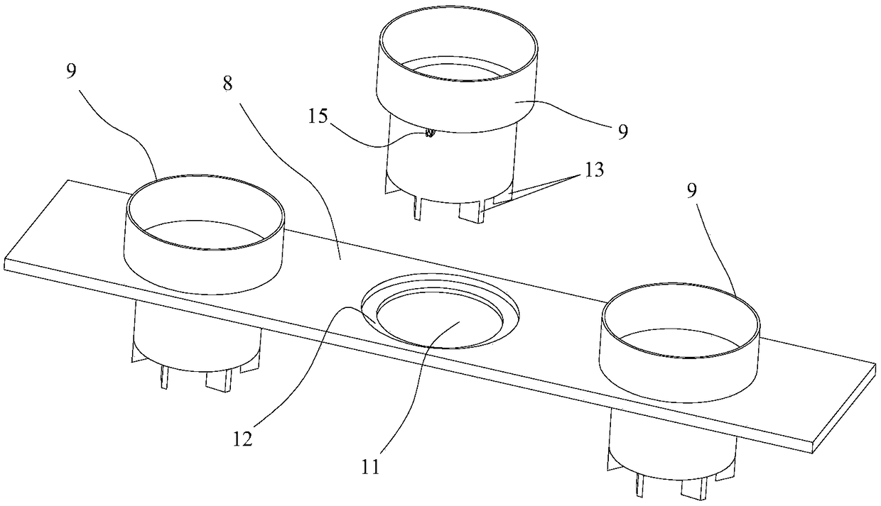 Hydroponic plant cultivation tank and operating method thereof