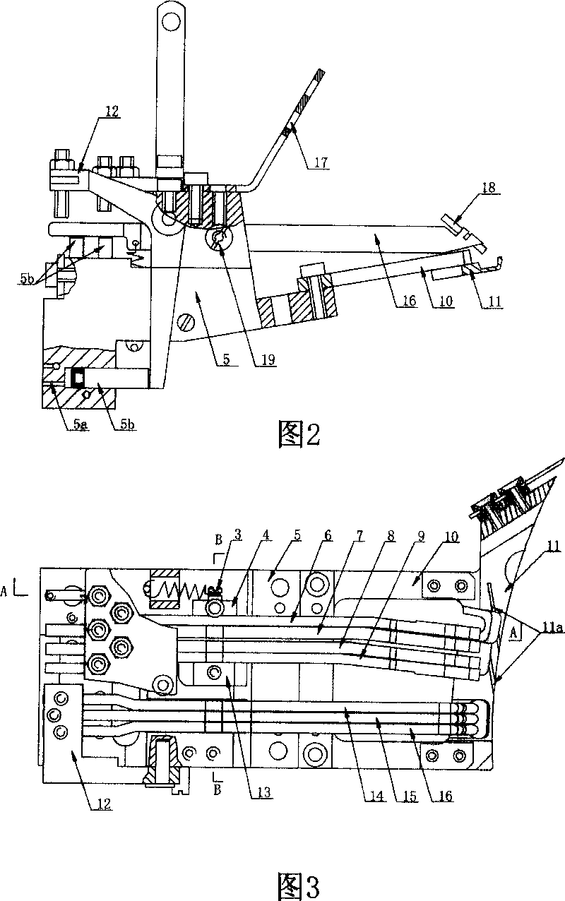 Yarn feeder of seamless underwear knitter