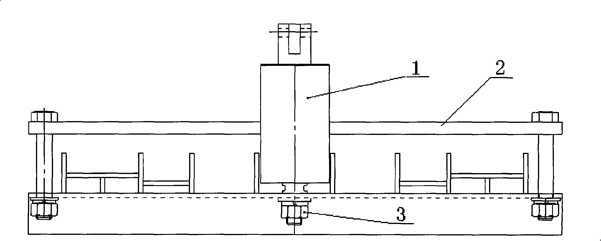 Laneway fluid pipe trailer fixing device