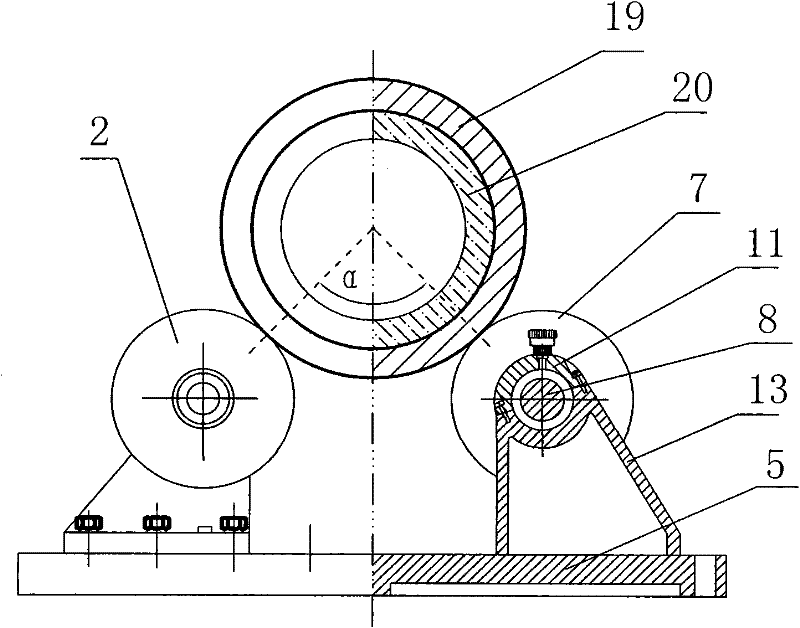 Rolling type centrifugal casting machine