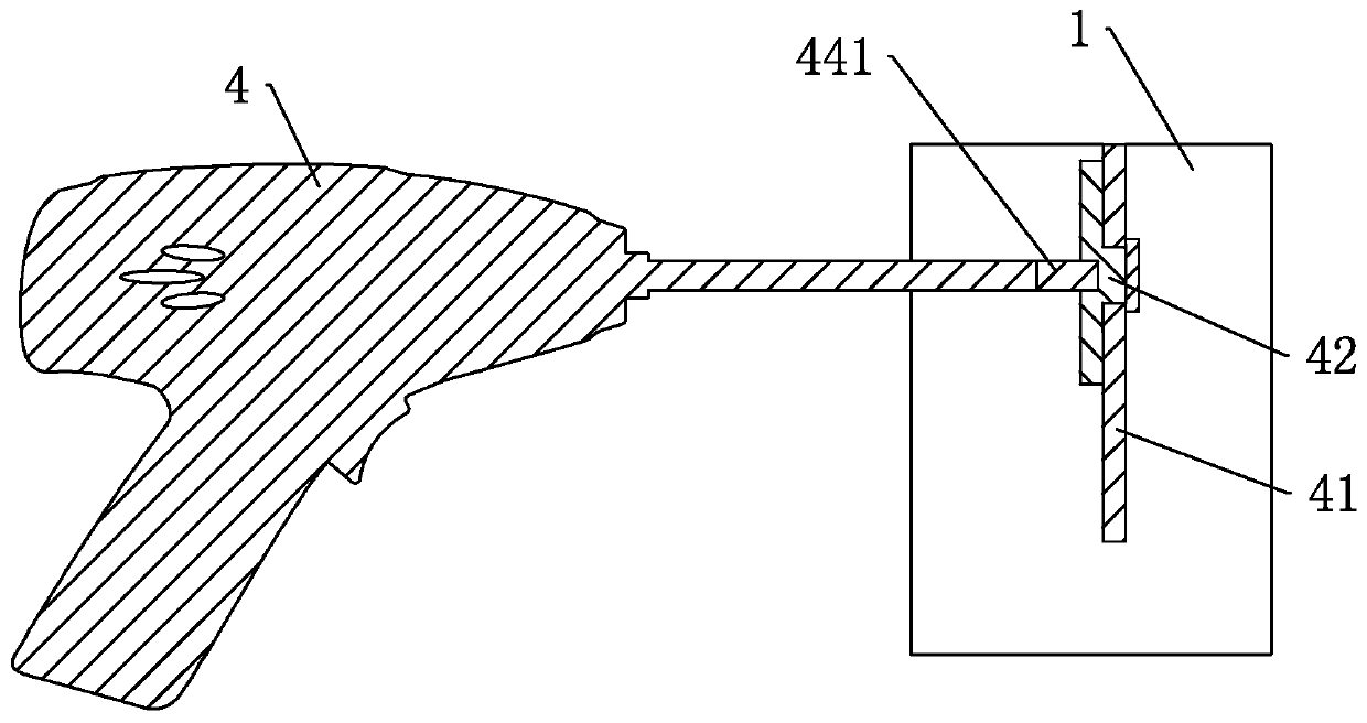 Novel steel bar rust removal device