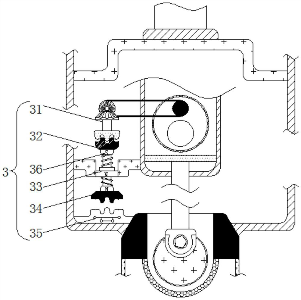 Automatic plant mashing device for preparing plant preservatives