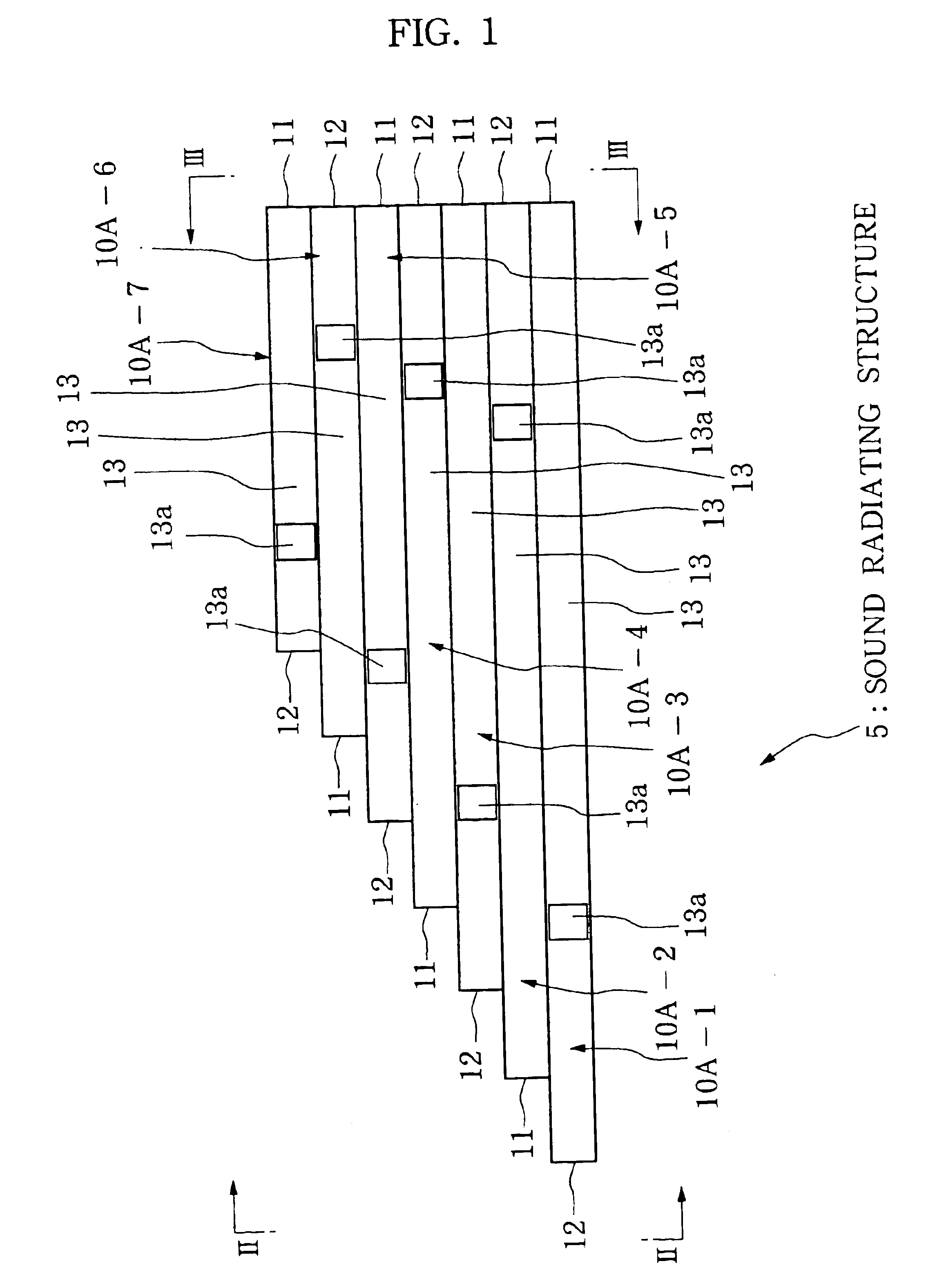 Sound radiating structure, acoustic room and sound scattering method