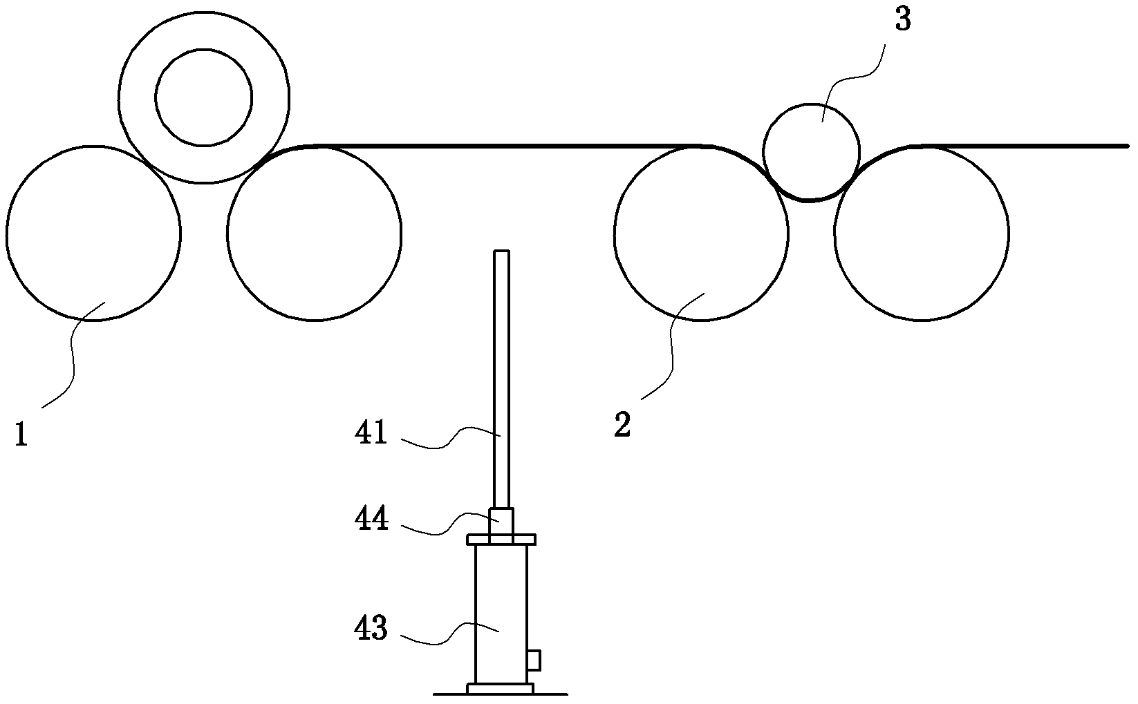 Automatic roll changing device for mulching film winding machine