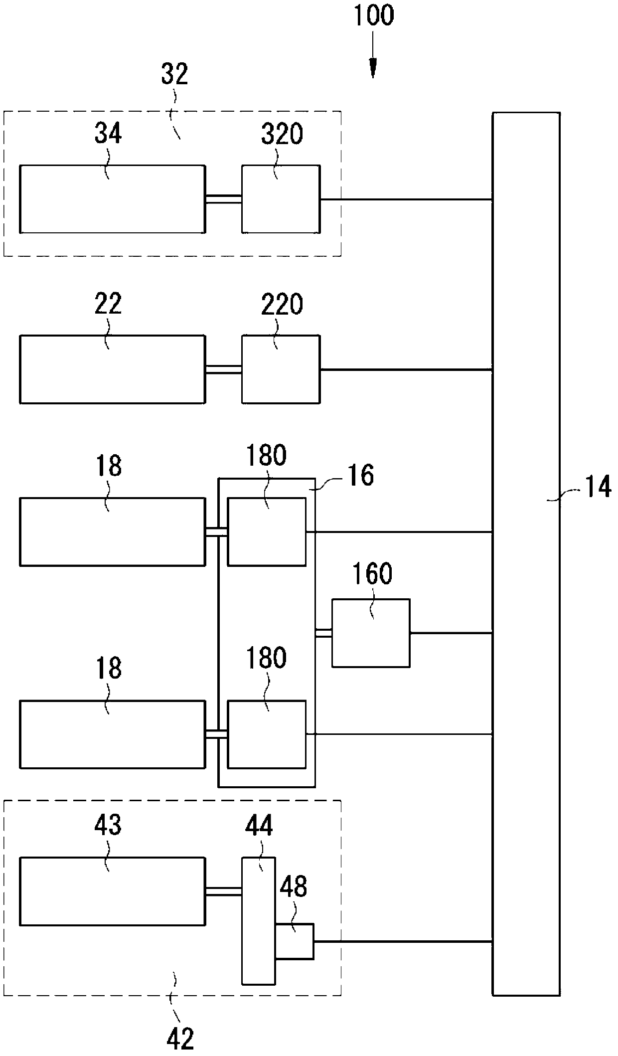 Spun yarn winding device and spun yarn winding facility