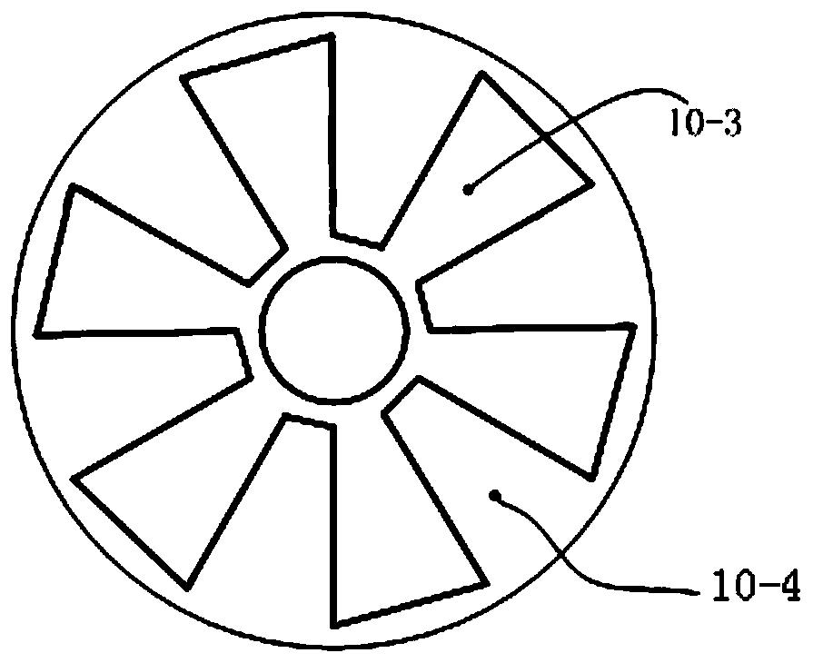 Composite insulator icing growth monitoring system based on capacitance effect