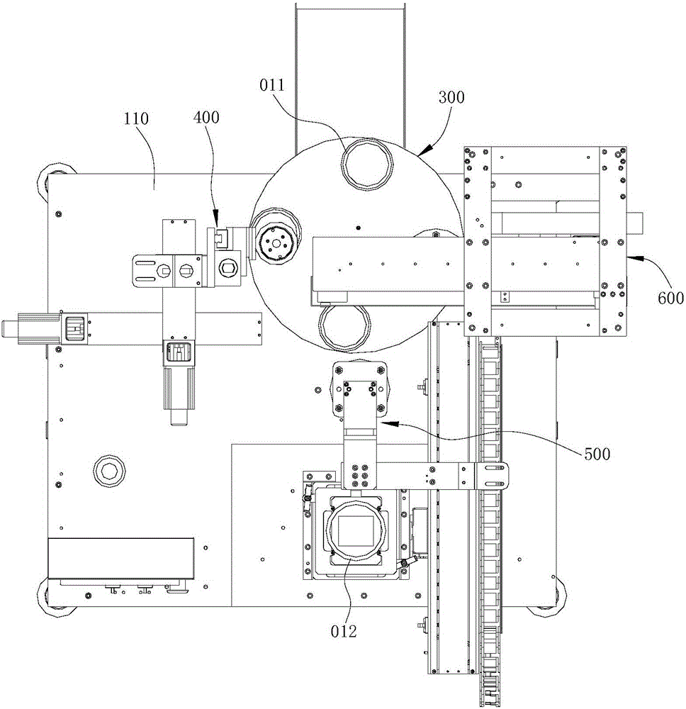 Glue spreading machine