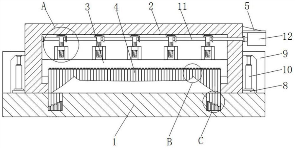 Die plate with adjustable outlet size