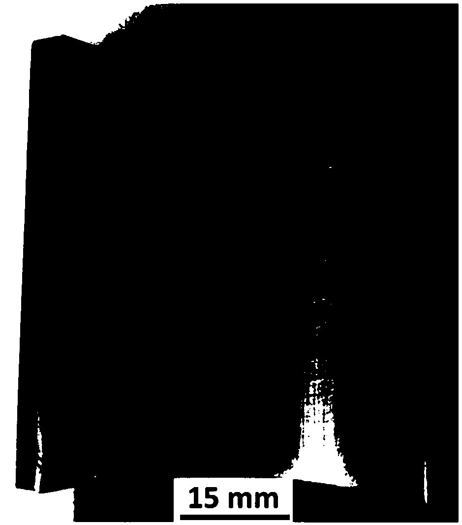 Aluminum matrix composite hot-extruded tube manufacturing method capable of reducing internal surface scratches