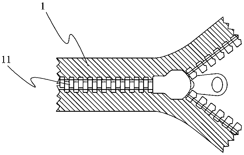 Micro-prism monomer reflective waterproof zipper and manufacturing method thereof