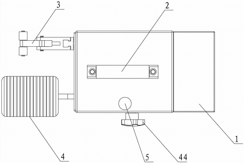 Automatic controller for automobile running conditions