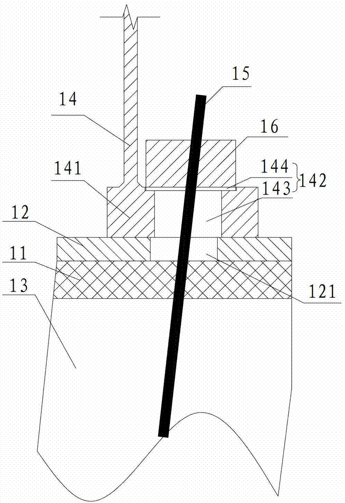 Connecting device for connecting concrete tower barrel and steel tower barrel