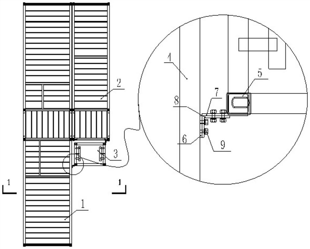 Horizontal connecting device and method for steel structure modular building and auxiliary elevator module