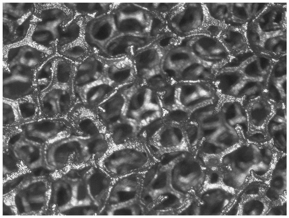 A preparation method of SN-based composite solder sheet based on porous Ni/Cu alloy