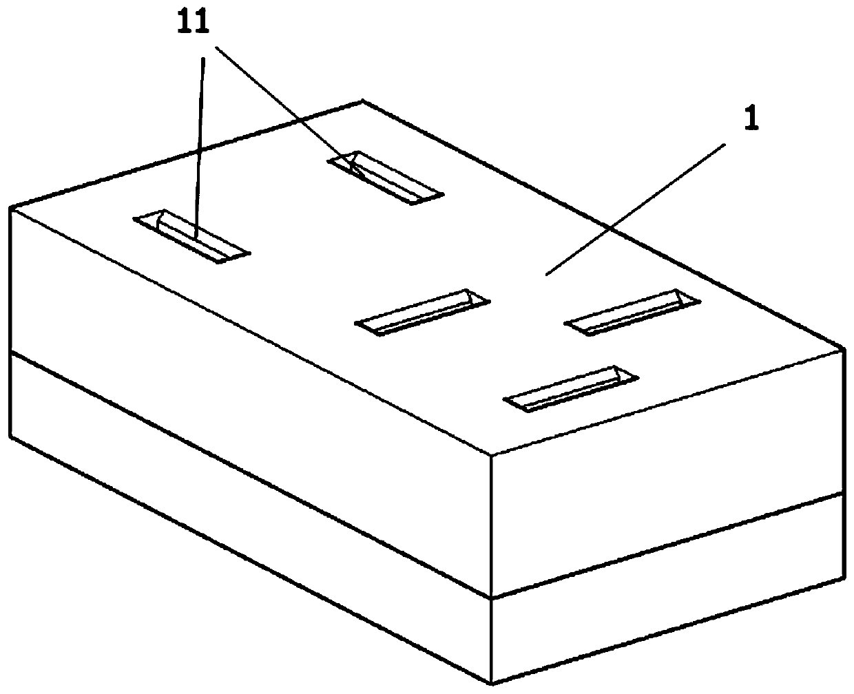 Safety door formed by using lever principle