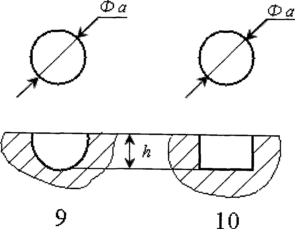 Anti-adhering knife/blade with surface micromoulding