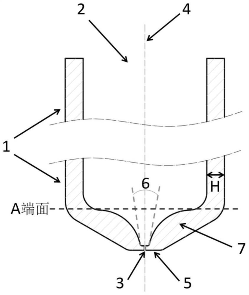 Quartz nozzle and preparation method thereof