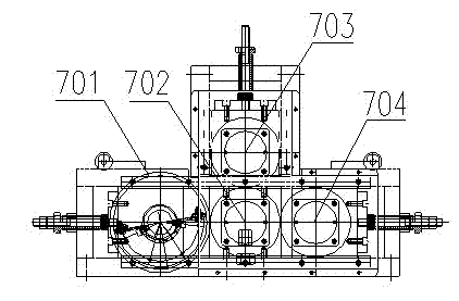 Three-dimensional punching equipment for disposable hygienic material and punching method thereof