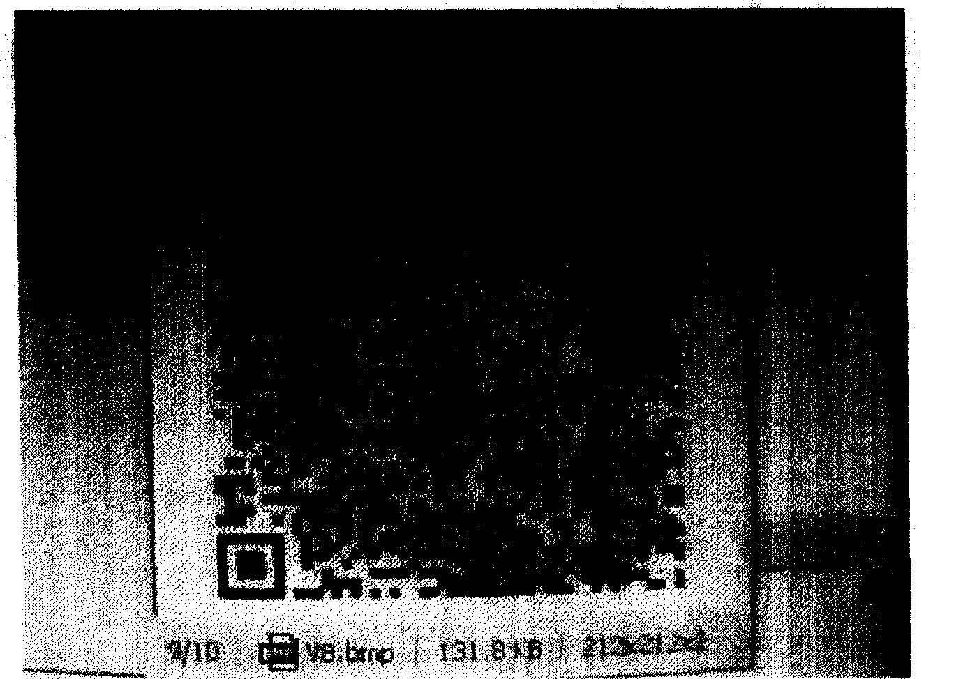 Two-dimensional code positioning identifying method and apparatus based on two-stage classification