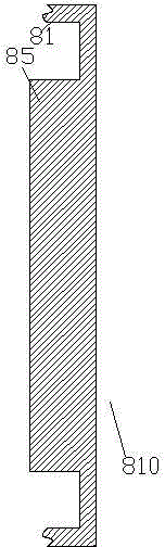 Material crushing device with balls and rollers and use method thereof