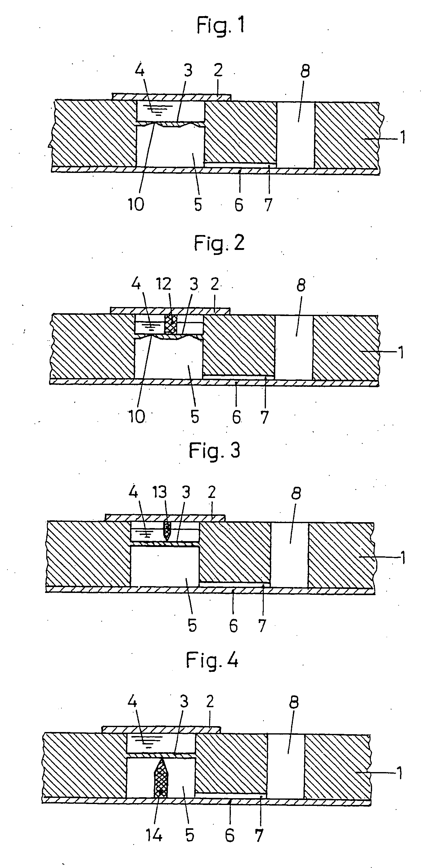 Microstructured device for removable storage of small amounts of liquid and a process for removal of the liquid stored in this device