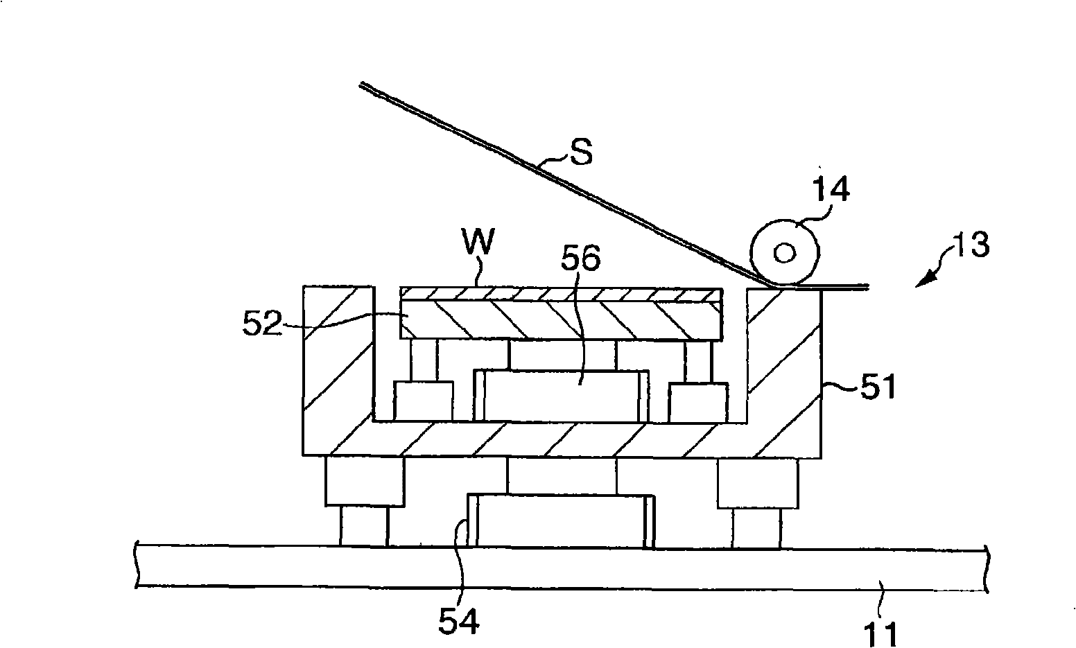 Sheet adhering apparatus and sheet adhering method